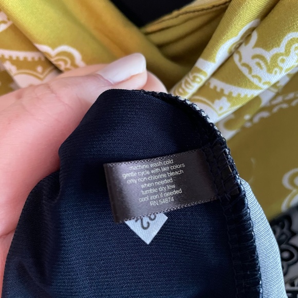 The Limited Navy Cowl Neck Tank top Large - Picture 5 of 6